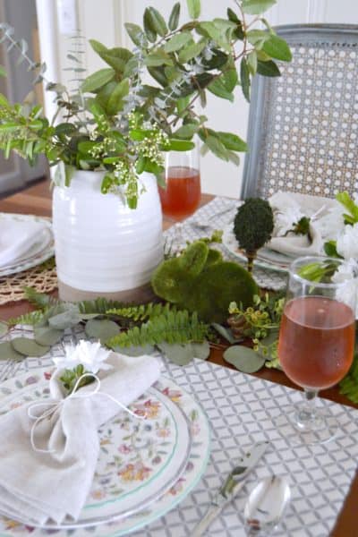 tablescape, Easter decor, Spring decor, Spring table, Easter table, cottage style, Easter, table setting, Spring table setting, Easter table setting, Easter brunch, decorate, decorate for Easter, decorating, decorating with what you have, decorating with nature, Spring brunch, eclectic Easter, eclectic Spring table, eclectic decor, eclectic Spring decor